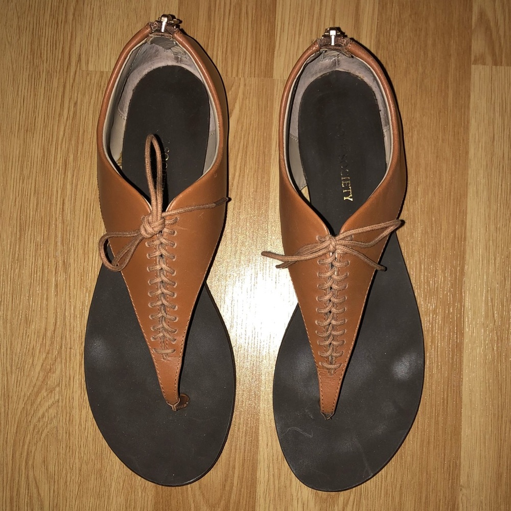 Tan Sandals (Size 8)